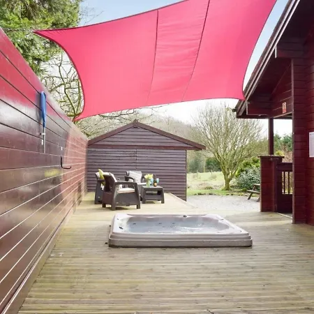 3-bed - Sleeps 7 - Hot Tub - Pet Friendly 別荘
