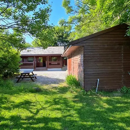 3-bed - Sleeps 7 - Hot Tub - Pet Friendly 別荘 *