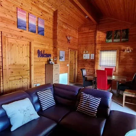 Casa vacanze 3-bed - Sleeps 7 - Hot Tub - Pet Friendly