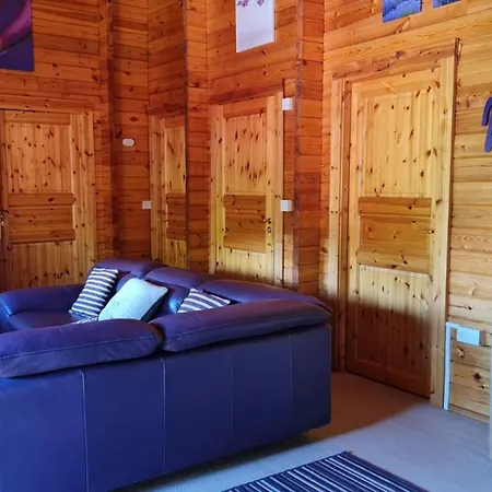 Hébergement de vacances 3-bed - Sleeps 7 - Hot Tub - Pet Friendly *